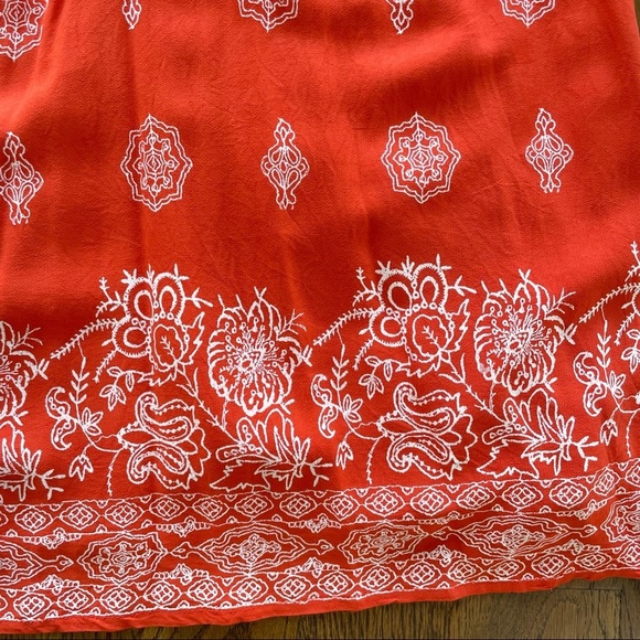 LOFT Swing Halter V-neck Embroidered like Print Size S - Picture 4 of 10